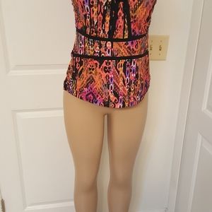 BLACK  WHITE  AND  PINK  ORANGE  SIZE 10 GOOD CONDITION THE PICTURES.